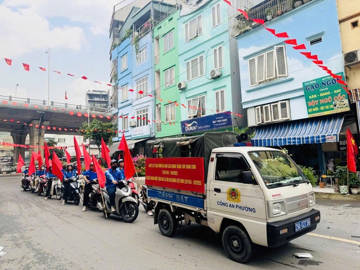PHƯỜNG VĨNH TUY TỔ CHỨC ĐOÀN XE CỔ ĐỘNG CHÀO MỪNG ĐẠI HỘI ĐẢNG BỘ PHƯỜNG VÀ KỶ NIỆM 80 NĂM CÁCH MẠNG THÁNG TÁM (19/8/1945-19/8/2025) VÀ QUỐC KHÁNH NƯỚC CHXHCN VIỆT NAM (02/9/1945-02/9/205)- Ảnh 3.