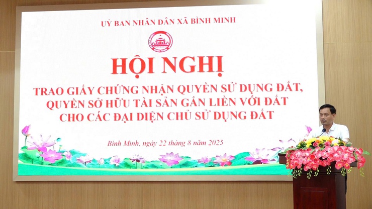 Xã Bình Minh trao giấy chứng nhận quyền sử dụng đất cho người dân- Ảnh 3.