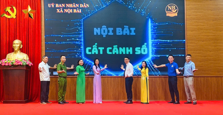 TƯNG BỪNG NGÀY HỘI HƯỞNG ỨNG "BÌNH DÂN HỌC VỤ SỐ" XÃ NỘI BÀI- Ảnh 1.