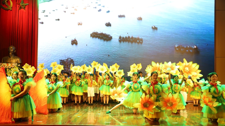Xã Quang Minh rộn ràng các hoạt động tuyên truyền, kỷ niệm 80 năm Cách mạng Tháng Tám và Quốc khánh 2/9- Ảnh 2.