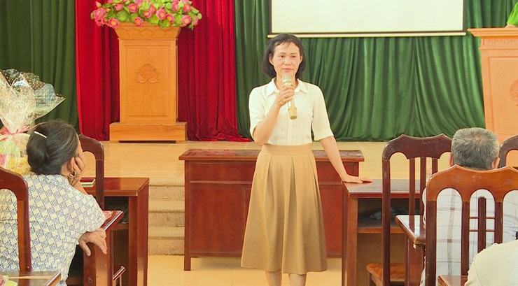 Hội nghị tuyên truyền về chuyển dịch cơ cấu cây trồng vật nuôi, ứng dụng khoa học kỹ thuật, phát triển kinh tế nông nghiệp cho hội viên phụ nữ trên địa bàn xã- Ảnh 3.