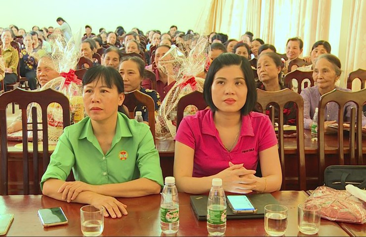 Hội nghị tuyên truyền về chuyển dịch cơ cấu cây trồng vật nuôi, ứng dụng khoa học kỹ thuật, phát triển kinh tế nông nghiệp cho hội viên phụ nữ trên địa bàn xã- Ảnh 1.