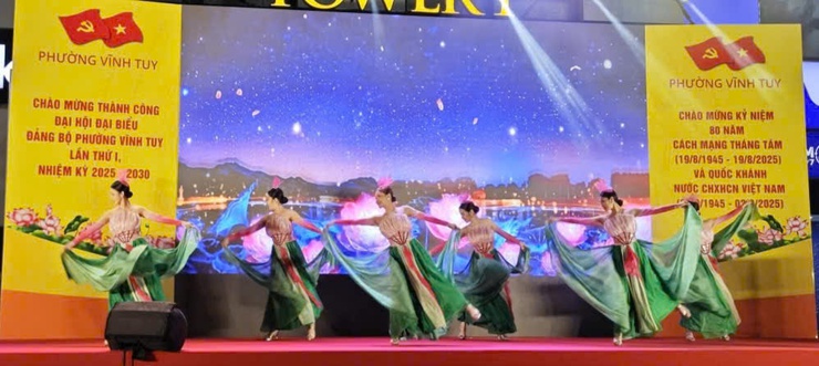 Phường Vĩnh Tuy: Chương trình nghệ thuật "Vinh quang Việt Nam"- Ảnh 5.