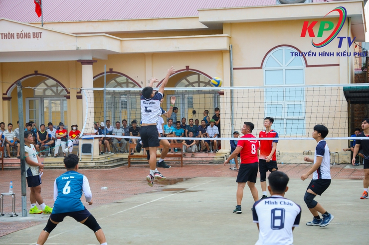 Thôn Đồng Bụt tổ chức Giải bóng chuyền da nam mở rộng chào mừng Quốc khánh 02/9- Ảnh 6.