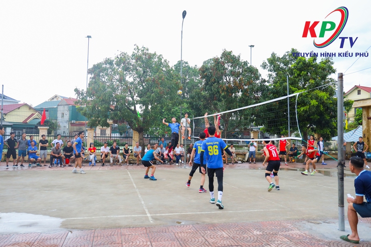 Thôn Đồng Bụt tổ chức Giải bóng chuyền da nam mở rộng chào mừng Quốc khánh 02/9- Ảnh 4.