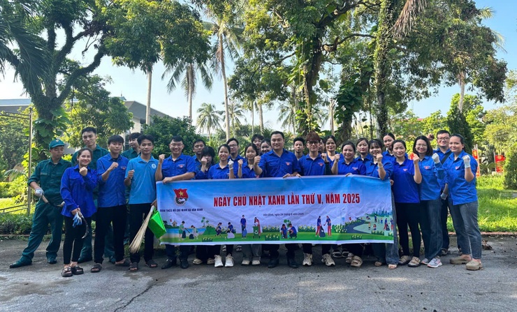 Đoàn xã Vân Đình ra quân “Chủ nhật xanh” lần thứ V năm 2025 với nhiều hoạt động ý nghĩa- Ảnh 1.