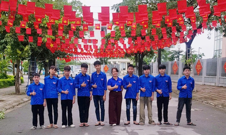 Đoàn xã Vân Đình ra quân “Chủ nhật xanh” lần thứ V năm 2025 với nhiều hoạt động ý nghĩa- Ảnh 2.