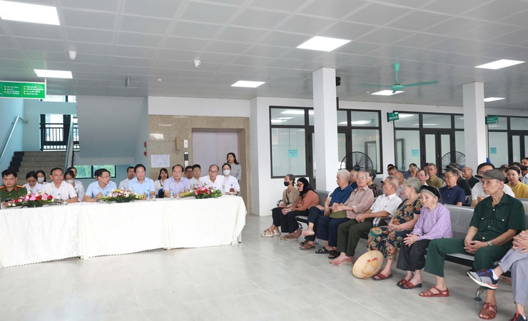 PHƯỜNG VĨNH HƯNG TỔ CHỨC KHÁM, TƯ VẤN SỨC KHỎE CHO NGƯỜI CÓ CÔNG, NGƯỜI CAO TUỔI NHÂN KỶ NIỆM 80 NĂM CÁCH MẠNG THÁNG TÁM VÀ QUỐC KHÁNH 2/9- Ảnh 1.
