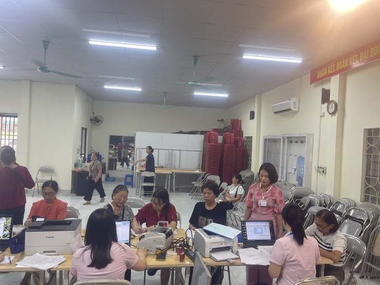 Ngân hàng chính sách xã hội chi nhánh Long Biên giao dịch định kỳ tháng 8/2025 tại phường Bồ Đề- Ảnh 2.