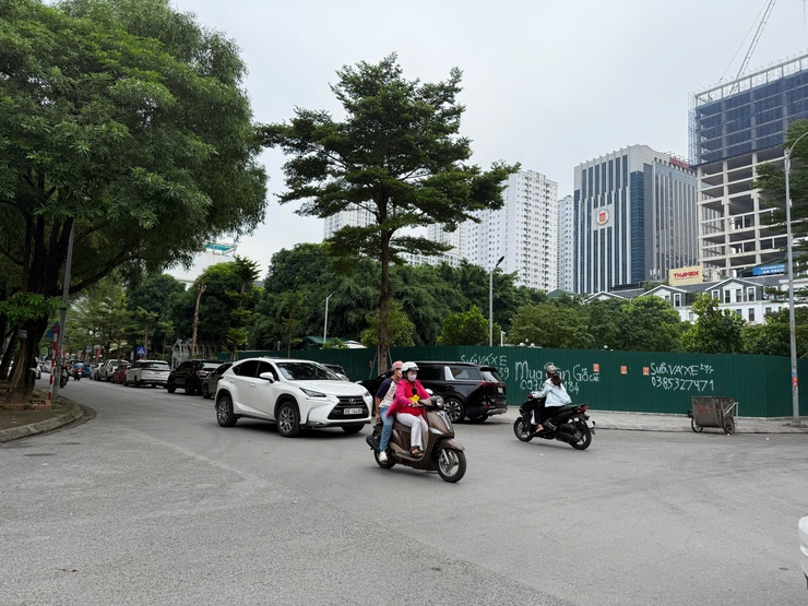 Hà Nội ngày 24/8 ngày nắng; đêm có mưa, mưa vừa và dông- Ảnh 1.