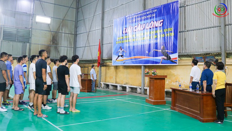 Sôi nổi Giải Cầu lông thôn Ngô Sài chào mừng 80 năm Cách mạng Tháng Tám và Quốc khánh 2/9- Ảnh 1.