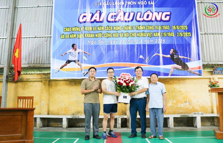 Sôi nổi Giải Cầu lông thôn Ngô Sài chào mừng 80 năm Cách mạng Tháng Tám và Quốc khánh 2/9- Ảnh 5.