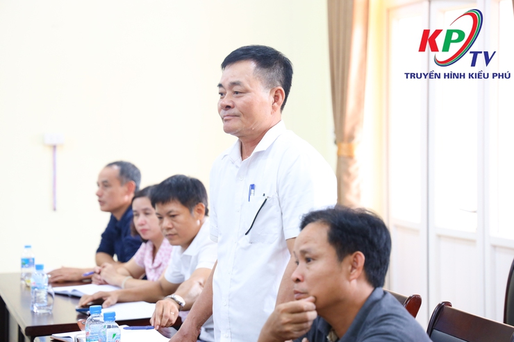 Đồng chí Phùng Huy Diễn- Phó Bí thư Đảng ủy, Chủ tịch UBND xã Kiều Phú chủ trì hội nghị ứng phó phòng chống thiên tai và nghe báo cáo tiến độ triển khai dự án nâng cấp, mở rộng tuyến đê Tả Tích- Ảnh 12.