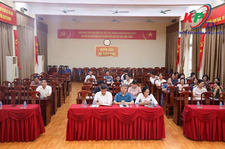 UBND xã Kiều Phú tổ chức hội nghị giao chỉ tiêu biên chế cho các phòng, ban cơ quan đơn vị trực thuộc năm 2025- Ảnh 1.