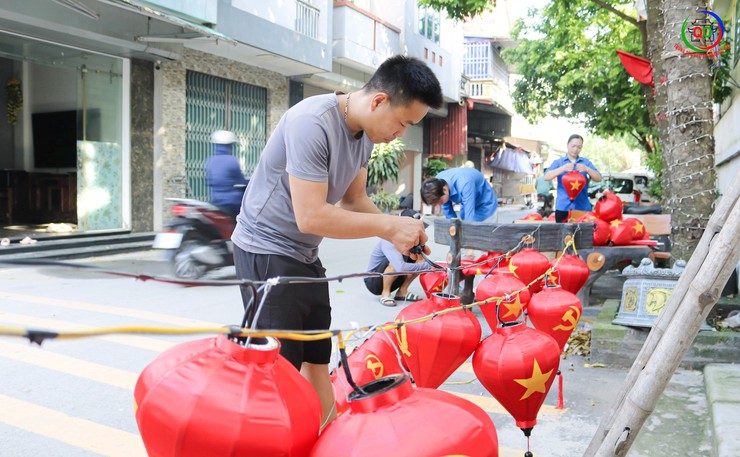 Quốc Oai rực rỡ cờ hoa, đèn lồng – Tỏa sáng niềm tự hào 80 năm Cách mạng Tháng Tám và Quốc khánh 2/9- Ảnh 14.