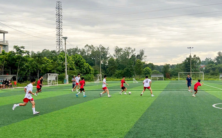 Bế mạc và trao giải bóng đá thanh thiếu nhi chào mừng Đại hội đại biểu Đảng bộ phường Tùng Thiện lần thứ I, nhiệm kỳ 2025 – 2030- Ảnh 1.