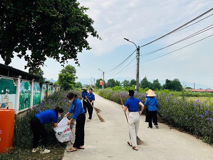 Xã Xuân Mai ra quân tổng vệ sinh môi trường, tuyên truyền phòng chống sốt xuất huyết- Ảnh 5.
