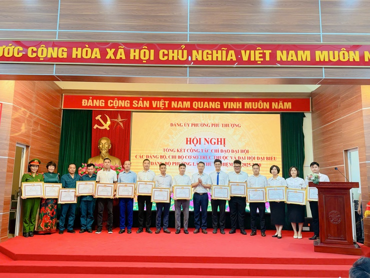 KHEN THƯỞNG 14 TẬP THỂ,  81 CÁ NHÂN CÓ THÀNH TÍCH XUẤT SẮC TRONG PHỤC VỤ ĐẠI HỘI ĐẠI BIỂU ĐẢNG BỘ PHƯỜNG LẦN THỨ I- Ảnh 5.