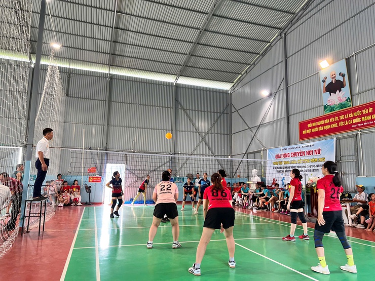 THÔN TÂN TRUNG CHÙA TỔ CHỨC GIẢI BÓNG CHUYỀN HƠI- Ảnh 7.