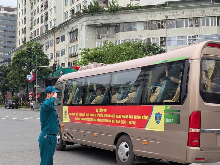 DÂN QUÂN TỰ VỆ PHƯỜNG LÁNG GÓP PHẦN BẢO ĐẢM AN NINH TRẬT TỰ DIỄN BINH A80- Ảnh 9.