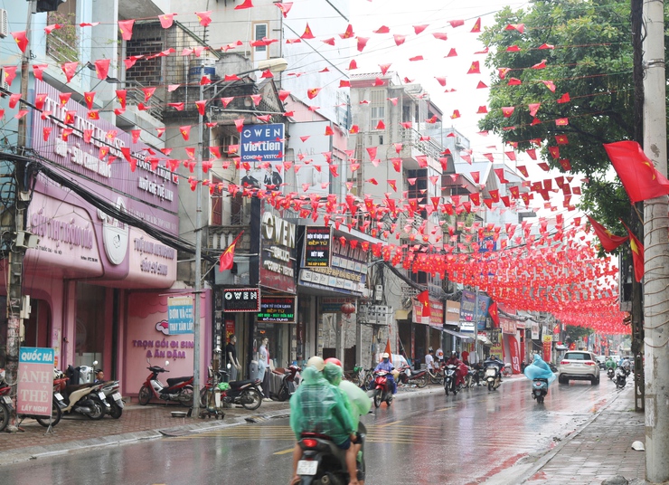Quốc Oai rực rỡ cờ hoa, đèn lồng – Tỏa sáng niềm tự hào 80 năm Cách mạng Tháng Tám và Quốc khánh 2/9- Ảnh 7.