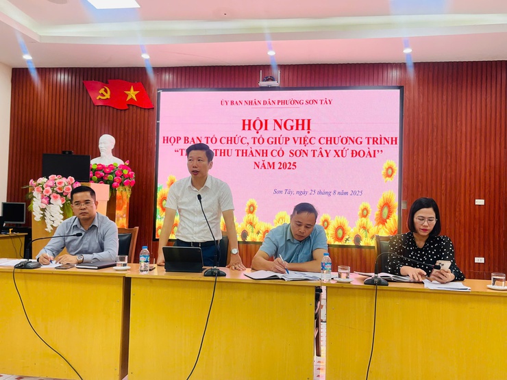 Sơn Tây họp Ban Tổ chức, Tổ giúp việc Chương trình “Trung thu Thành cổ - Sơn Tây xứ Đoài” năm 2025- Ảnh 1.