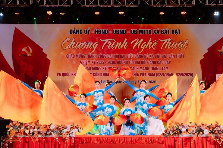 Chương trình nghệ thuật chào mừng thành công Đại hội đại biểu Đảng bộ xã Bất Bạt lần thứ I, nhiệm kỳ 2025-2030, hướng tới Đại hội Đảng các cấp; Chào mừng kỷ niệm 80 năm cách mạng tháng Tám và Quốc khánh 02/9- Ảnh 7.