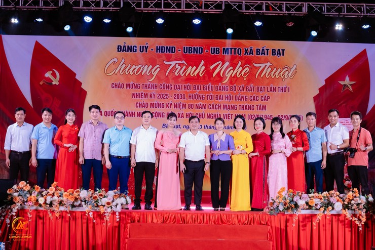 Chương trình nghệ thuật chào mừng thành công Đại hội đại biểu Đảng bộ xã Bất Bạt lần thứ I, nhiệm kỳ 2025-2030, hướng tới Đại hội Đảng các cấp; Chào mừng kỷ niệm 80 năm cách mạng tháng Tám và Quốc khánh 02/9- Ảnh 14.