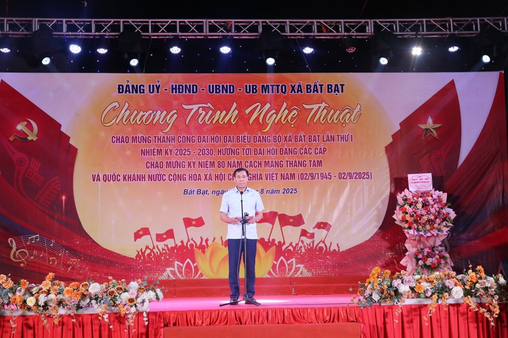 Chương trình nghệ thuật chào mừng thành công Đại hội đại biểu Đảng bộ xã Bất Bạt lần thứ I, nhiệm kỳ 2025-2030, hướng tới Đại hội Đảng các cấp; Chào mừng kỷ niệm 80 năm cách mạng tháng Tám và Quốc khánh 02/9- Ảnh 4.