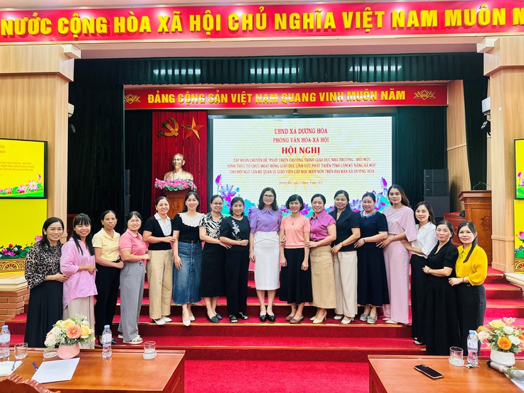 Tập huấn chuyên đề cho đội ngũ cán bộ quản lý, giáo viên cấp học Mầm non trên địa bàn xã- Ảnh 4.