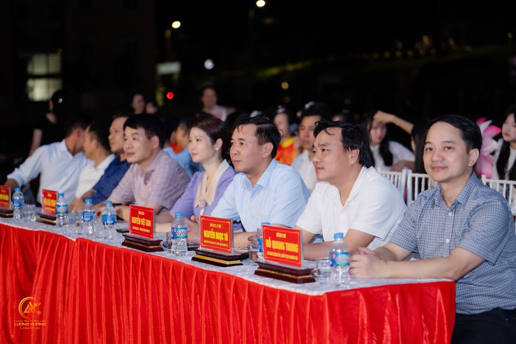 Chương trình nghệ thuật chào mừng thành công Đại hội đại biểu Đảng bộ xã Bất Bạt lần thứ I, nhiệm kỳ 2025-2030, hướng tới Đại hội Đảng các cấp; Chào mừng kỷ niệm 80 năm cách mạng tháng Tám và Quốc khánh 02/9- Ảnh 2.