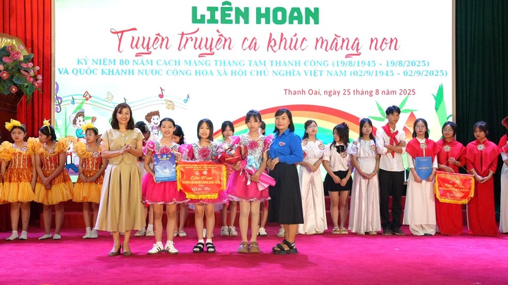 Sôi nổi Liên hoan tuyên truyền ca khúc măng non lần thứ I năm 2025- Ảnh 9.