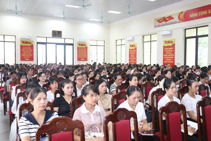 Xã Bất Bạt: Tập huấn bồi dưỡng chính trị hè, tiếp thêm hành trang tri thức cho gần 500 cán bộ, giáo viên, nhân viên của các trường học- Ảnh 8.