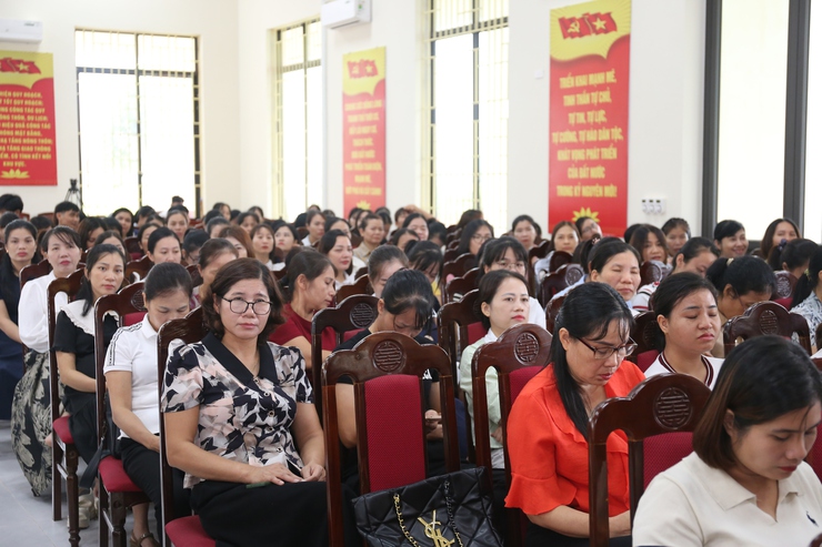 Xã Bất Bạt: Tập huấn bồi dưỡng chính trị hè, tiếp thêm hành trang tri thức cho gần 500 cán bộ, giáo viên, nhân viên của các trường học- Ảnh 5.