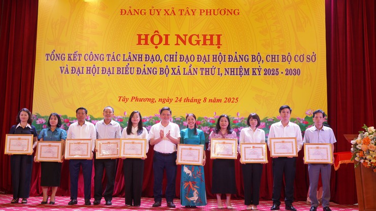 Xã Tây Phương: 19 tập thể, 114 cá nhân được khen thưởng tại hội nghị tổng kết Đại hội Đại biểu Đảng bộ xã Tây Phương lần thứ I, nhiệm kỳ 2025 - 2030- Ảnh 6.