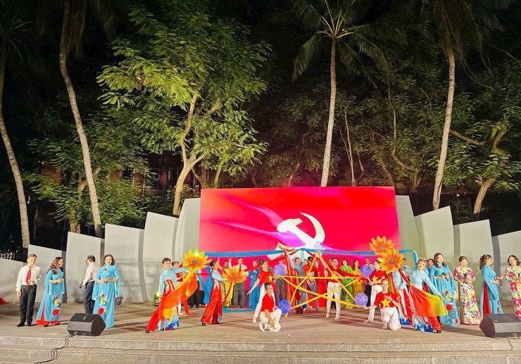 Chương trình nghệ thuật chào mừng thành công Đại hội Đại biểu Đảng bộ phường Kim Liên lần thứ I, nhiệm kỳ 2025 – 2030- Ảnh 8.
