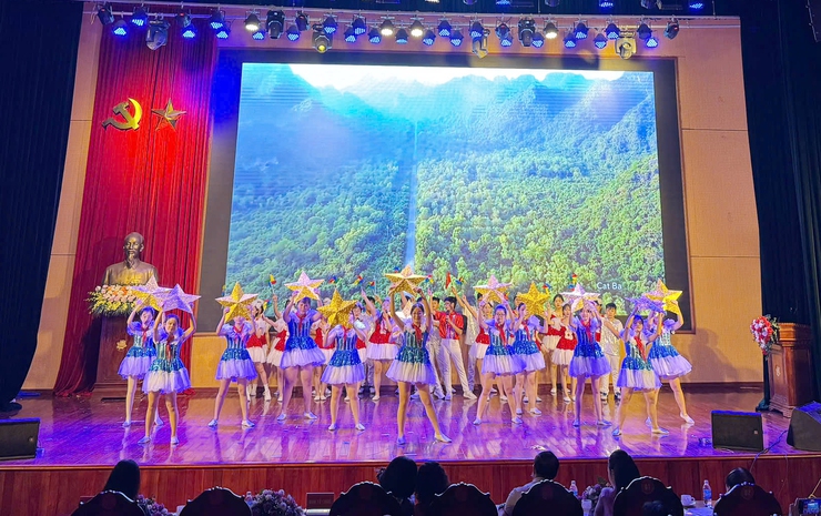 Phường Long Biên tham gia hội thi thiếu nhi Thủ đô thi tuyên truyền sách, múa hát về “Việt Nam quê hương em”.- Ảnh 3.