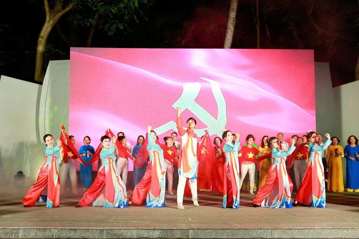 Chương trình nghệ thuật chào mừng thành công Đại hội Đại biểu Đảng bộ phường Kim Liên lần thứ I, nhiệm kỳ 2025 – 2030- Ảnh 9.