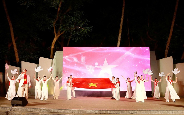 Chương trình nghệ thuật chào mừng thành công Đại hội Đại biểu Đảng bộ phường Kim Liên lần thứ I, nhiệm kỳ 2025 – 2030- Ảnh 10.
