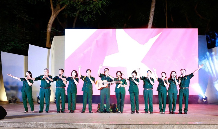 Chương trình nghệ thuật chào mừng thành công Đại hội Đại biểu Đảng bộ phường Kim Liên lần thứ I, nhiệm kỳ 2025 – 2030- Ảnh 11.