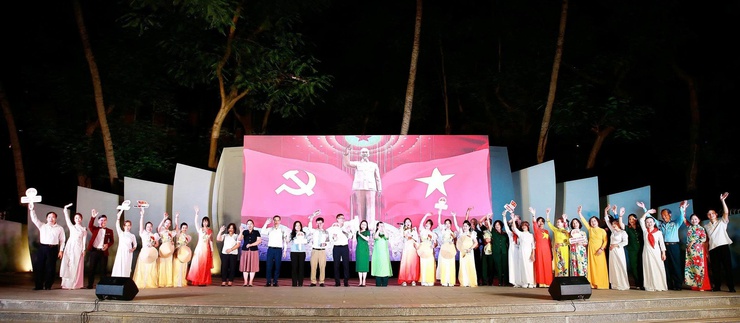 Chương trình nghệ thuật chào mừng thành công Đại hội Đại biểu Đảng bộ phường Kim Liên lần thứ I, nhiệm kỳ 2025 – 2030- Ảnh 7.