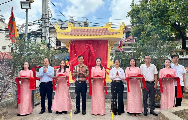 Phường Phú Lương khánh thành, gắn biển công trình di tích cách mạng kháng chiến tại Đình Văn Nội chào mừng kỷ niệm 80 năm Cách mạng tháng Tám và Quốc khánh 2/9- Ảnh 1.