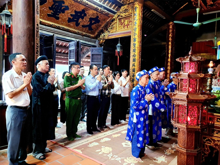 Phường Phú Lương khánh thành, gắn biển công trình di tích cách mạng kháng chiến tại Đình Văn Nội chào mừng kỷ niệm 80 năm Cách mạng tháng Tám và Quốc khánh 2/9- Ảnh 2.
