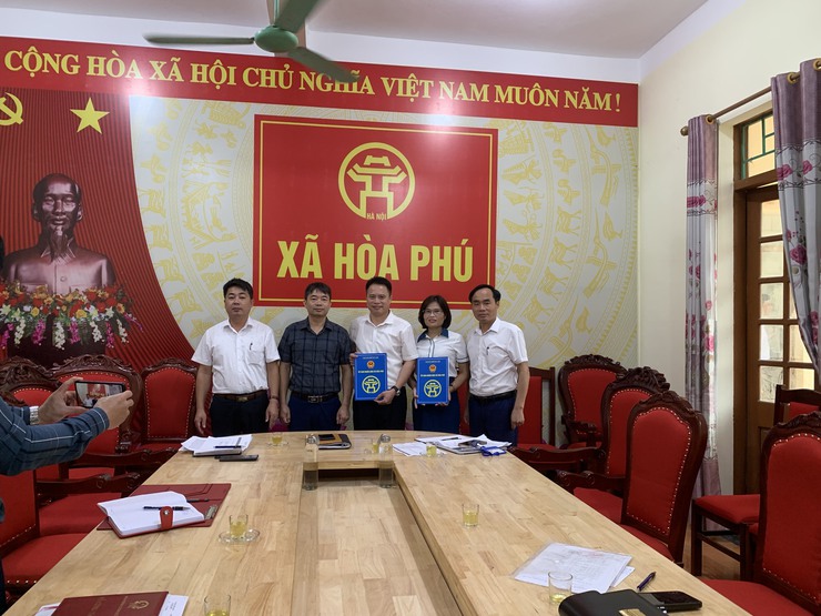 UBND xã Hòa Phú bổ nhiệm lại một số chức danh hiệu trưởng, hiệu phó- Ảnh 1.
