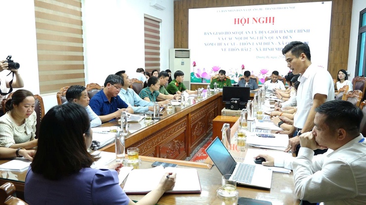 Hội nghị bàn giao hồ sơ quản lý địa giới hành chính và các nội dung liên quan đến xóm chùa Cát- thôn Lam Điền- xã Quảng Bị về thôn Bãi 2 xã Bình Minh- Ảnh 3.