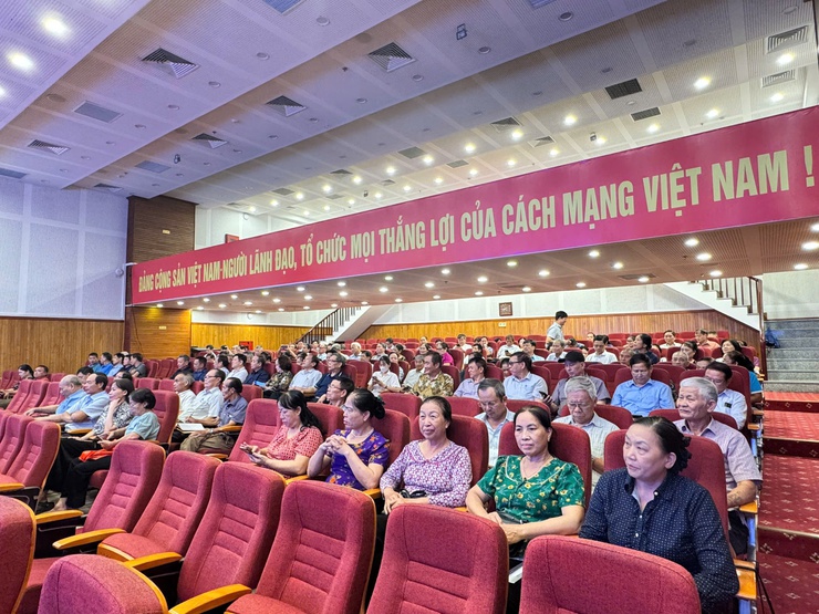 UBND phường Việt Hưng tổ chức Hội nghị trợ giúp pháp lý và tuyên truyền phổ biến, giáo dục pháp luật về Hiến pháp sửa đổi và Luật Tổ chức chính quyền địa phương hai cấp- Ảnh 4.