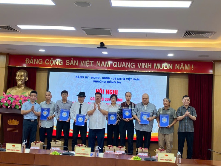 Hội nghị Công bố Quyết định cán bộ, công chức, viên chức nghỉ hưu trước tuổi theo Nghị định số 178/2024/NĐ-CP ngày 31/12/2024 (được sửa đổi, bổ sung tại Nghị định số 67/2025/NĐ-CP) của Chính phủ- Ảnh 5.