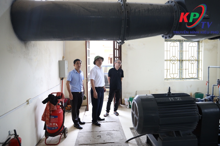 Ảnh hưởng bão số 5, xã Kiều Phú ngập hơn 200ha lúa, Đảng uỷ- UBND xã đang tập trung chỉ đạo quyết liệt để cứu lúa - Ảnh 3.