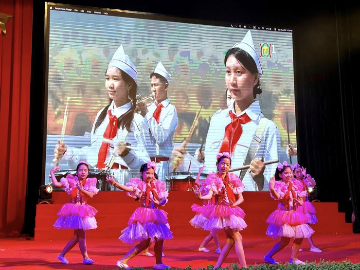 Đội tuyển phường Kim Liên: Học sinh Trường Tiểu học Đống Đa, THCS Đống Đa tham gia vòng sơ khảo Hội thi “Thiếu nhi Thủ đô tuyên truyền giới thiệu sách; múa hát tập thể và ca khúc măng non” năm 2025- Ảnh 9.