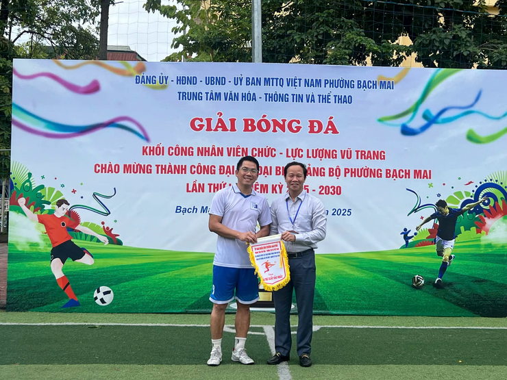 Phường Bạch Mai tổ chức thành công chuỗi các giải thể thao chào mừng Đại hội đại biểu Đảng bộ phường- Ảnh 3.